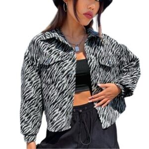 Sage & Fig crop zebra print button down jacket size S